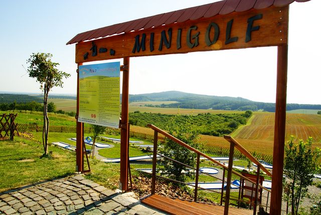 Minigolf Pod lopatkami – Bukovanský mlýn